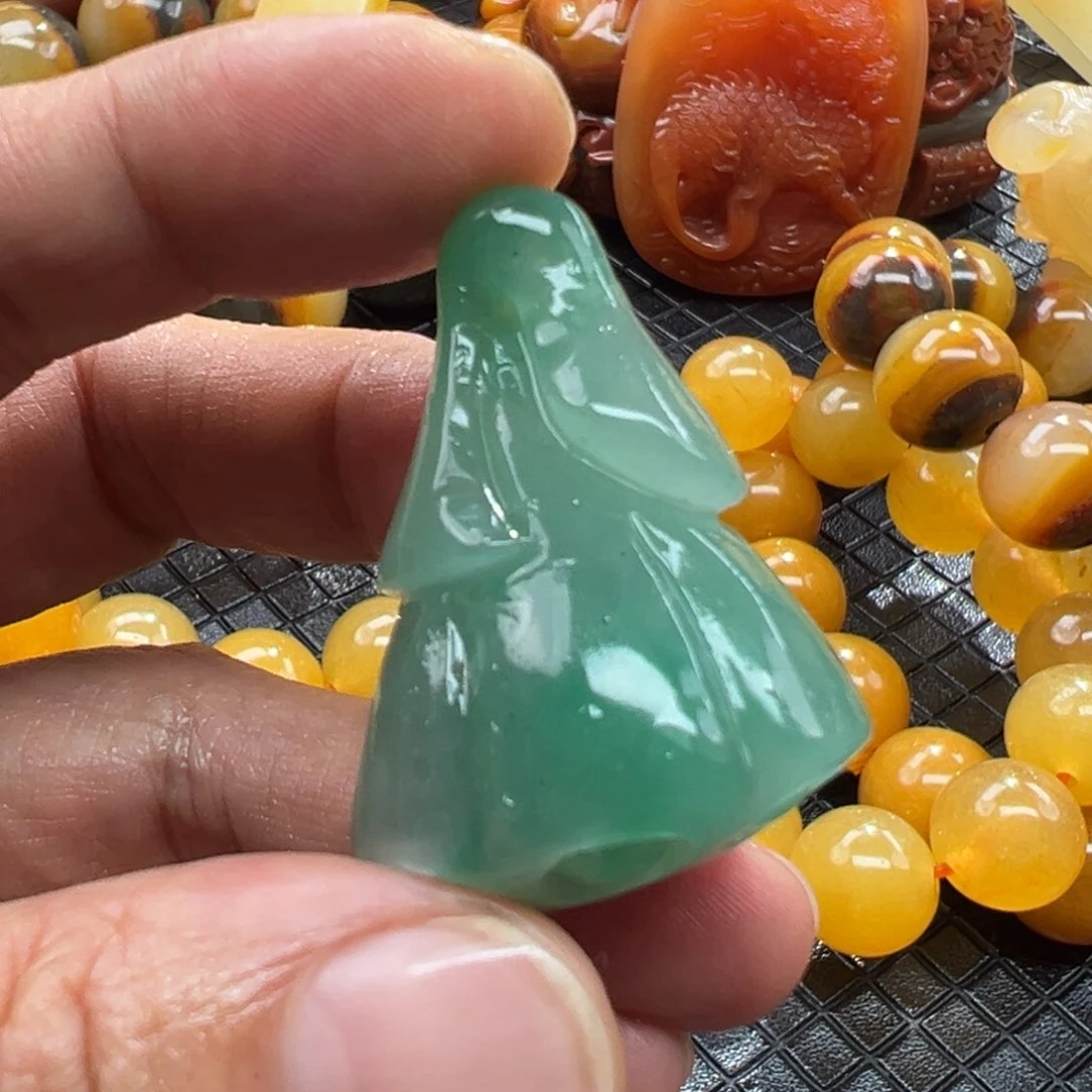 石英质玉未镶嵌颈饰