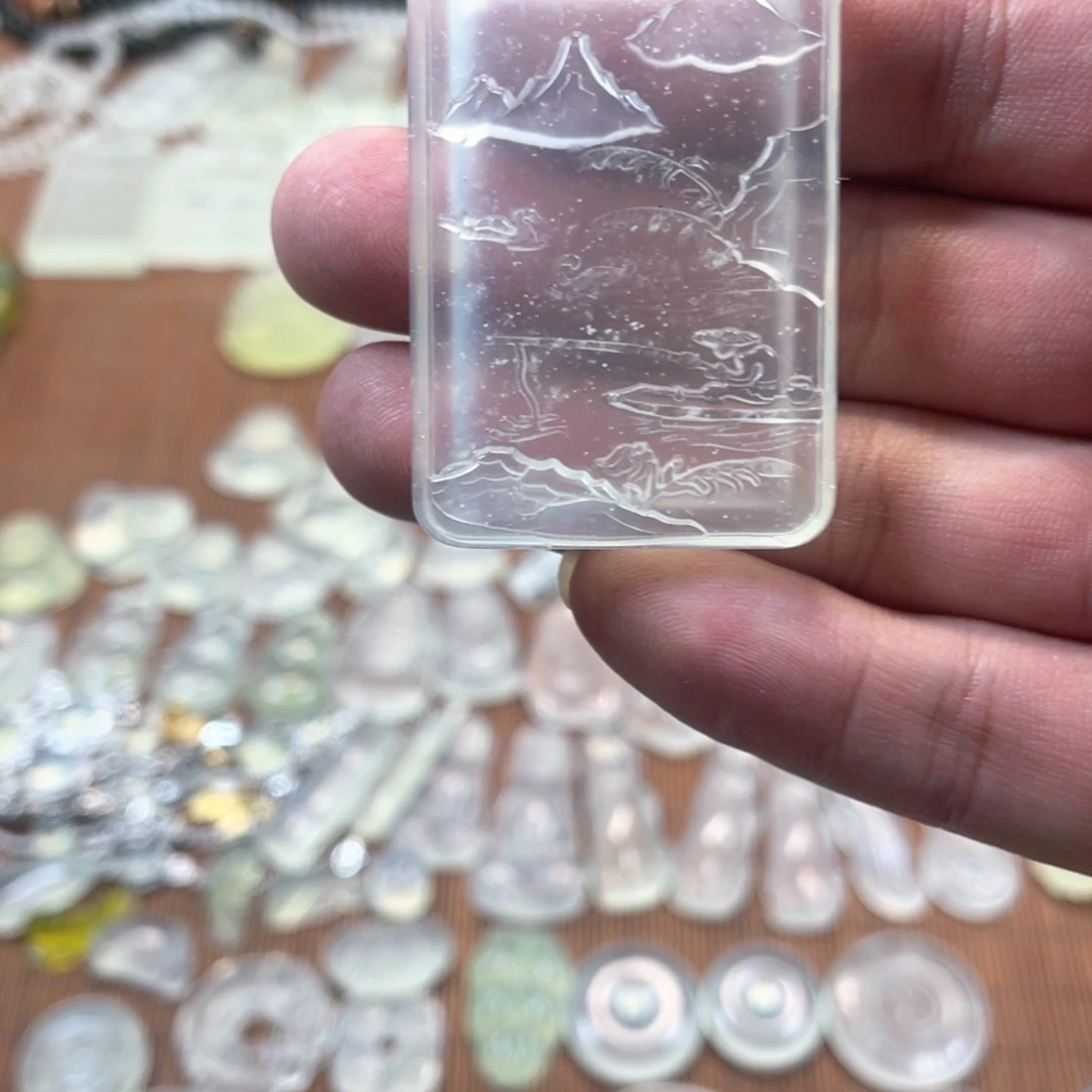 敏***n未镶嵌蛇纹石玉多样性随机发一