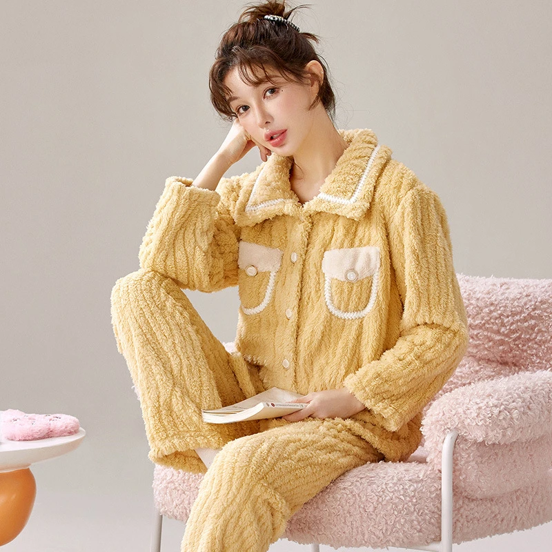 睡衣女秋冬款法兰绒套装加厚保暖韩版珊瑚绒两件套装女家居服