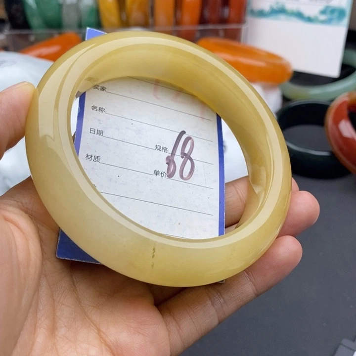 石英质玉未镶嵌手镯