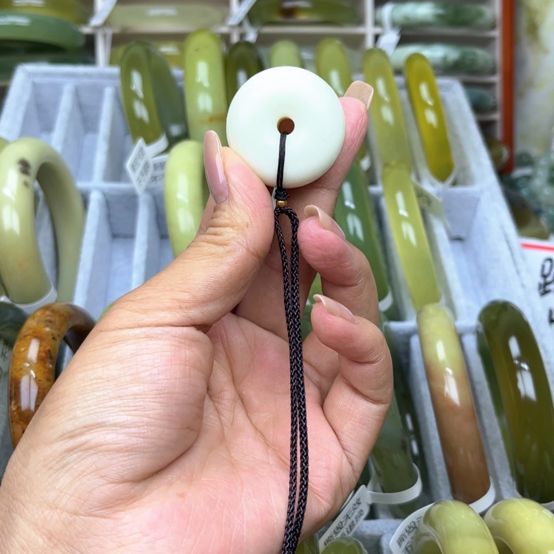 沐****蛇纹石玉未镶嵌手镯