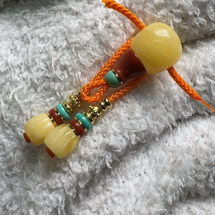 蜜蜡未镶嵌珠宝奇石