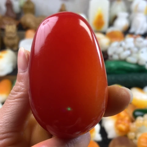 新疆戈壁五彩彩石