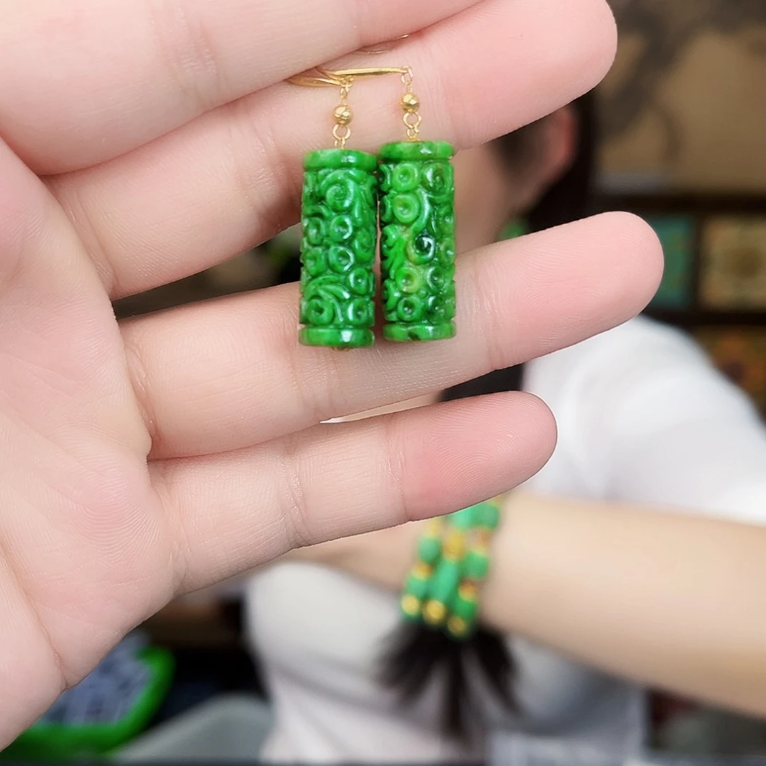 翡翠18K金镶嵌颈饰耳饰