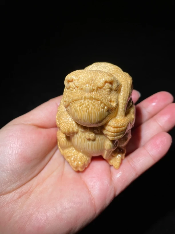 实心竹龙血金丝竹文玩雕刻手把件摆件挂件（抱得美人归）背天鹅蛤蟆