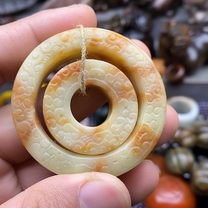 未镶嵌蛇纹石玉颈饰