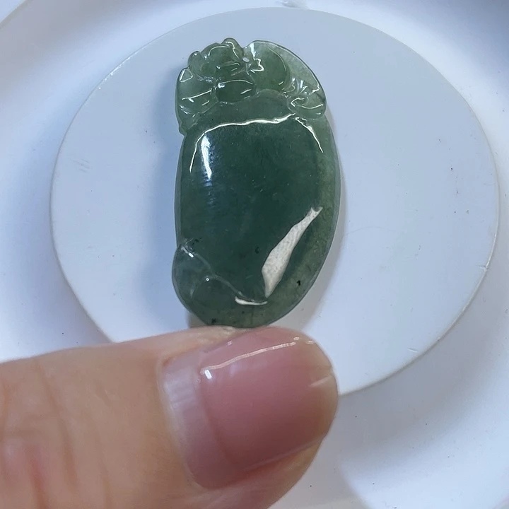 翡翠未镶嵌颈饰如意吊坠