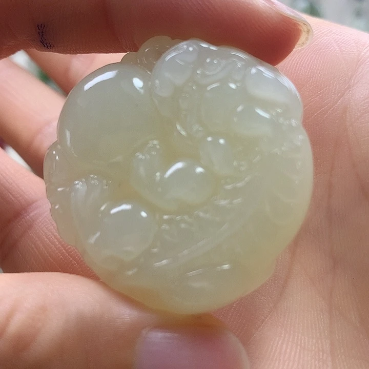 啊***瑞颈饰未镶嵌和田玉包容