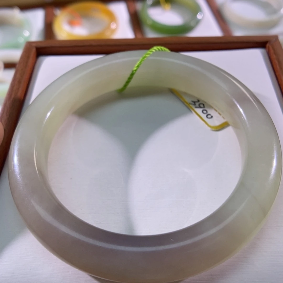 【闪购商品】未镶嵌手镯和田玉