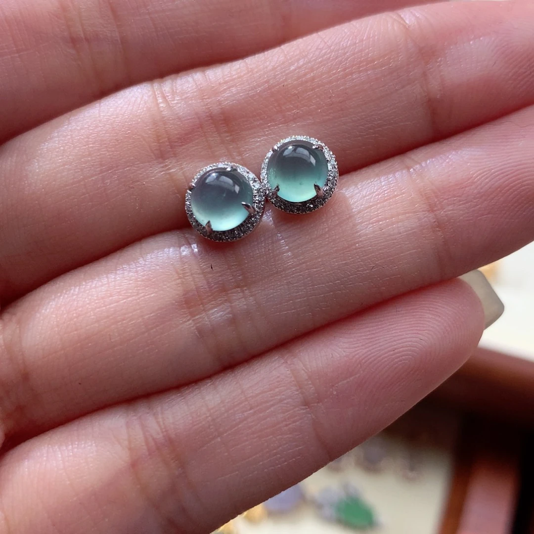 翡翠颈饰18K金镶嵌一****花翡翠