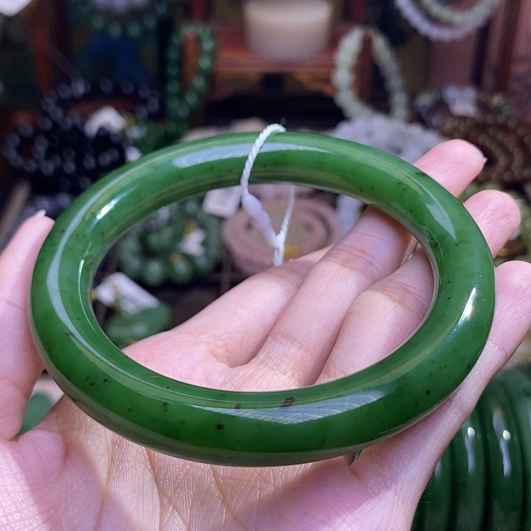 和田玉未镶嵌颈饰碧玉阳绿圆条手镯60圈口