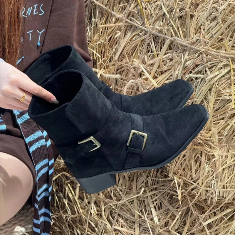 英伦套筒绒面粗跟骑士靴女2025新款秋冬百搭气质方头牛仔时装短靴