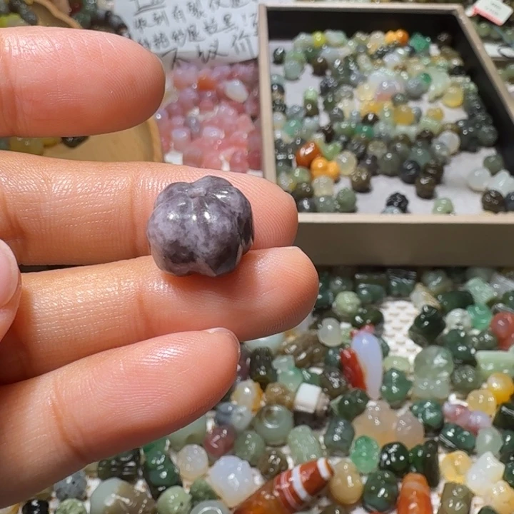 和田玉未镶嵌珠宝半成品梦**静