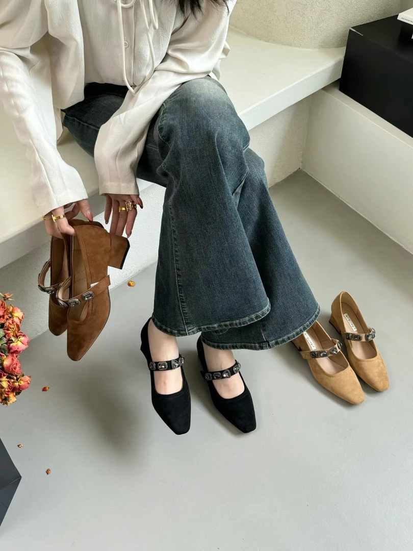 841-3法式复古绒面浅口单鞋女2025新款春季显瘦气质粗跟玛丽珍鞋
