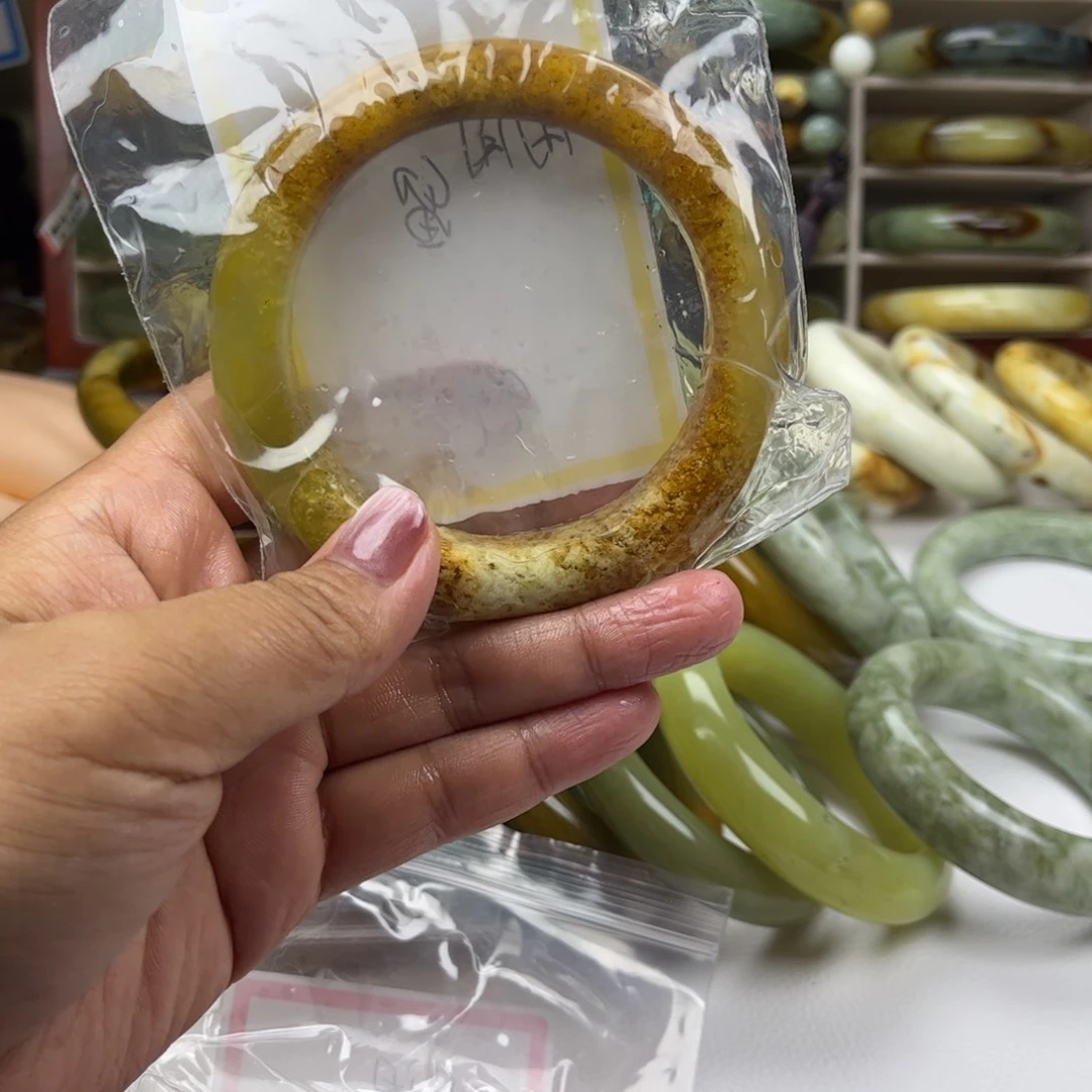 蛇纹石玉手镯未镶嵌大**闲