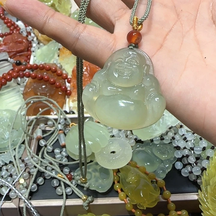 未镶嵌蛇纹石玉吊坠