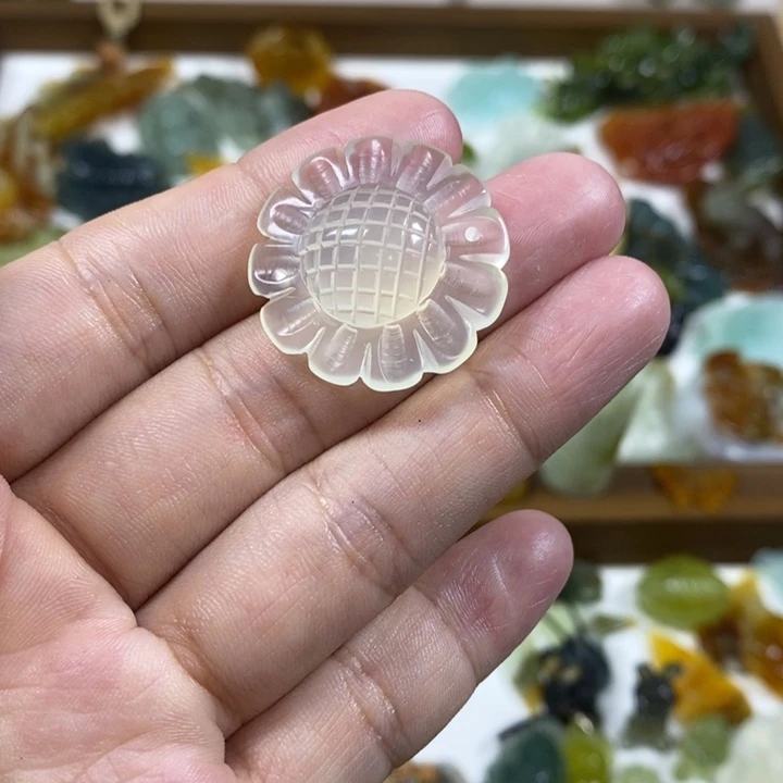 未镶嵌蛇纹石玉吊坠
