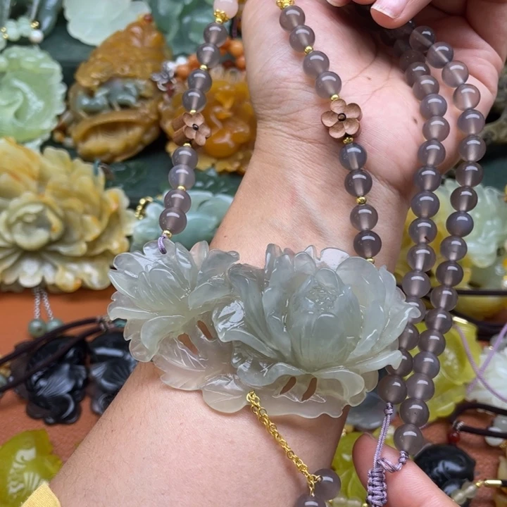 蛇纹石玉未镶嵌吊坠