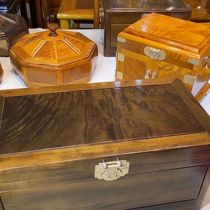 金丝楠阴沉木箱子