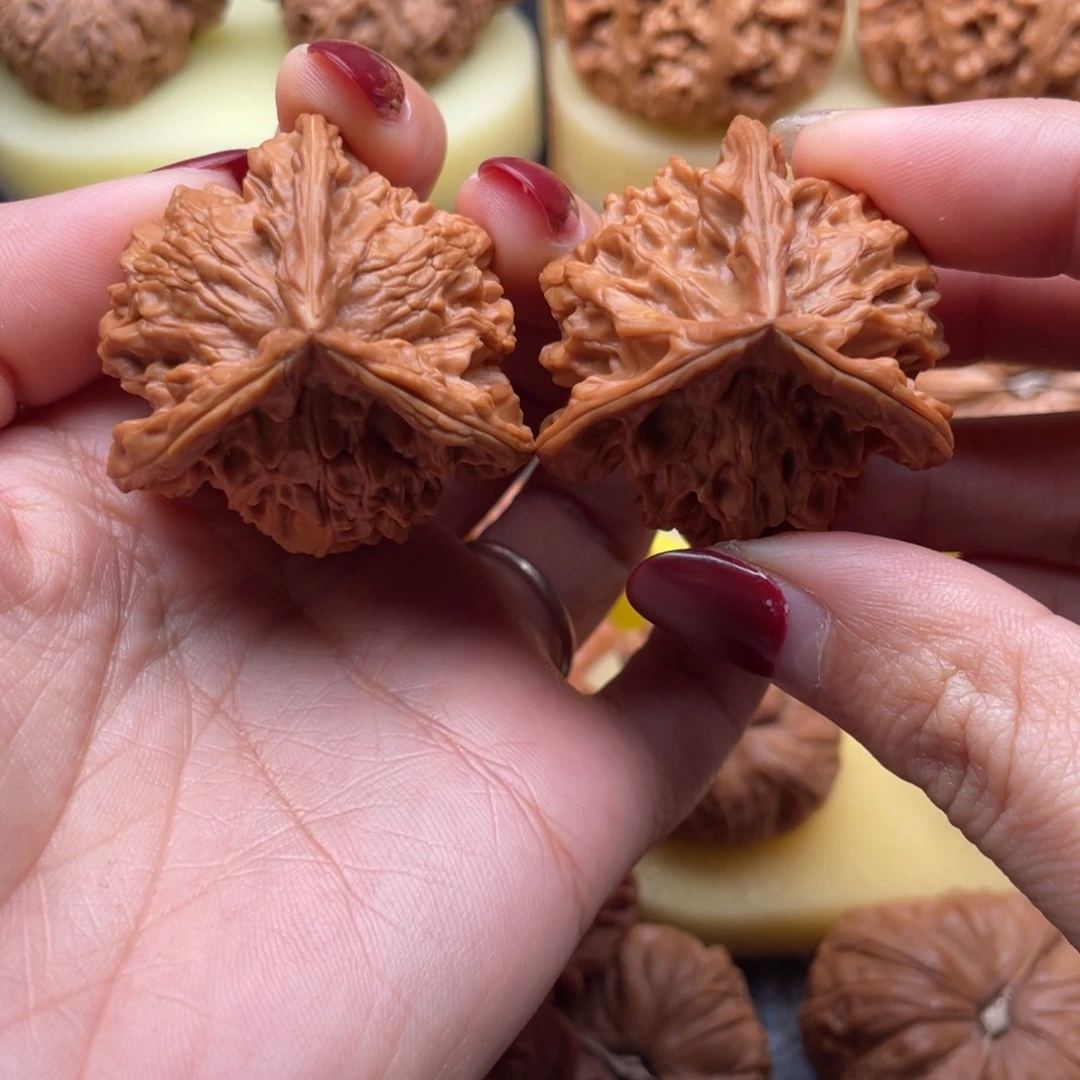 文玩核桃吊坠40正奔