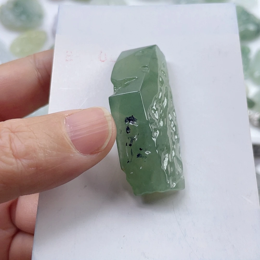 翡翠颈饰未镶嵌小***蓝吊坠