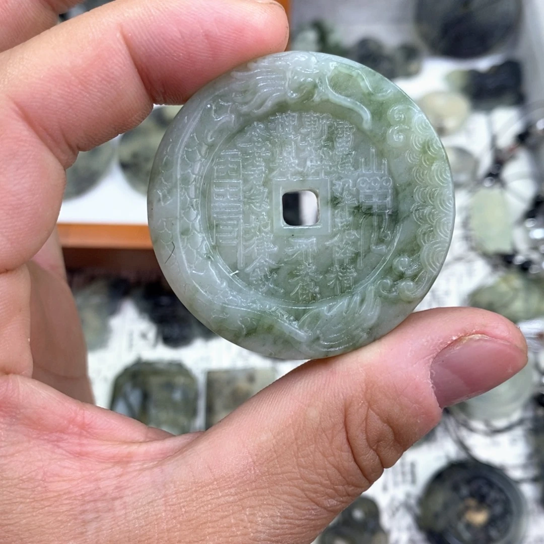 岫玉未镶嵌颈饰岫玉山鬼花钱吊坠