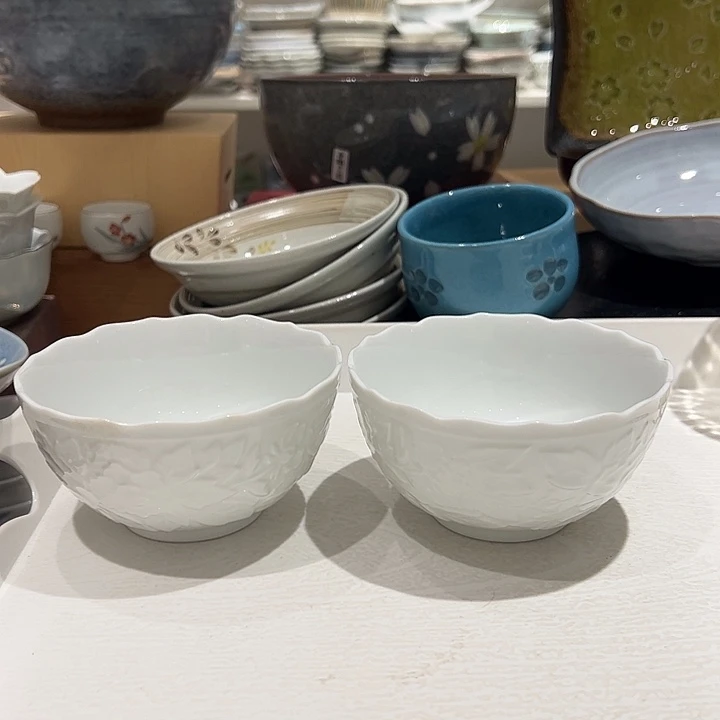 露***味瓷白牡丹立体浮雕米饭碗2个