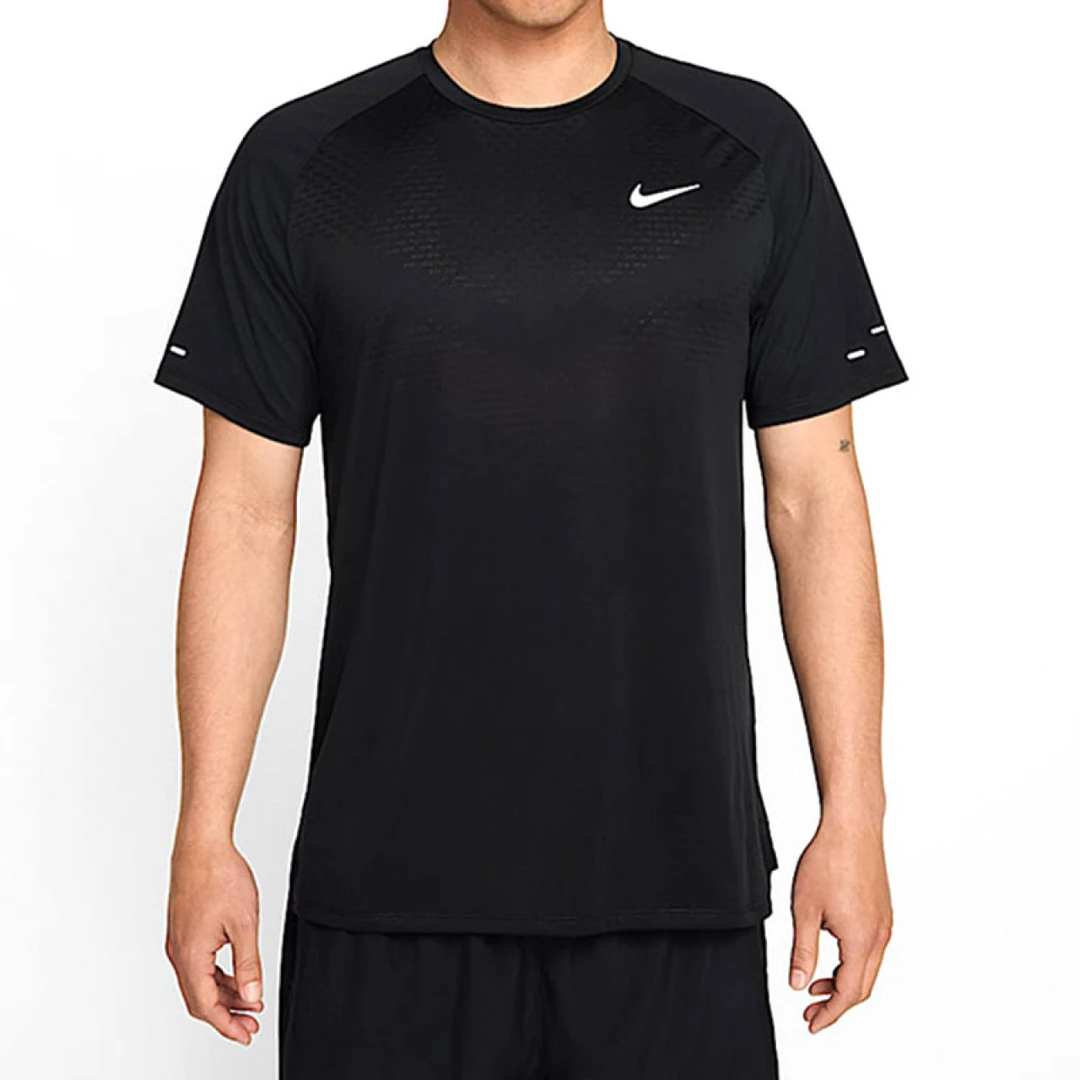 耐克/NIKE黑色男款经典百搭运动舒适速干跑步短袖 HV5204010