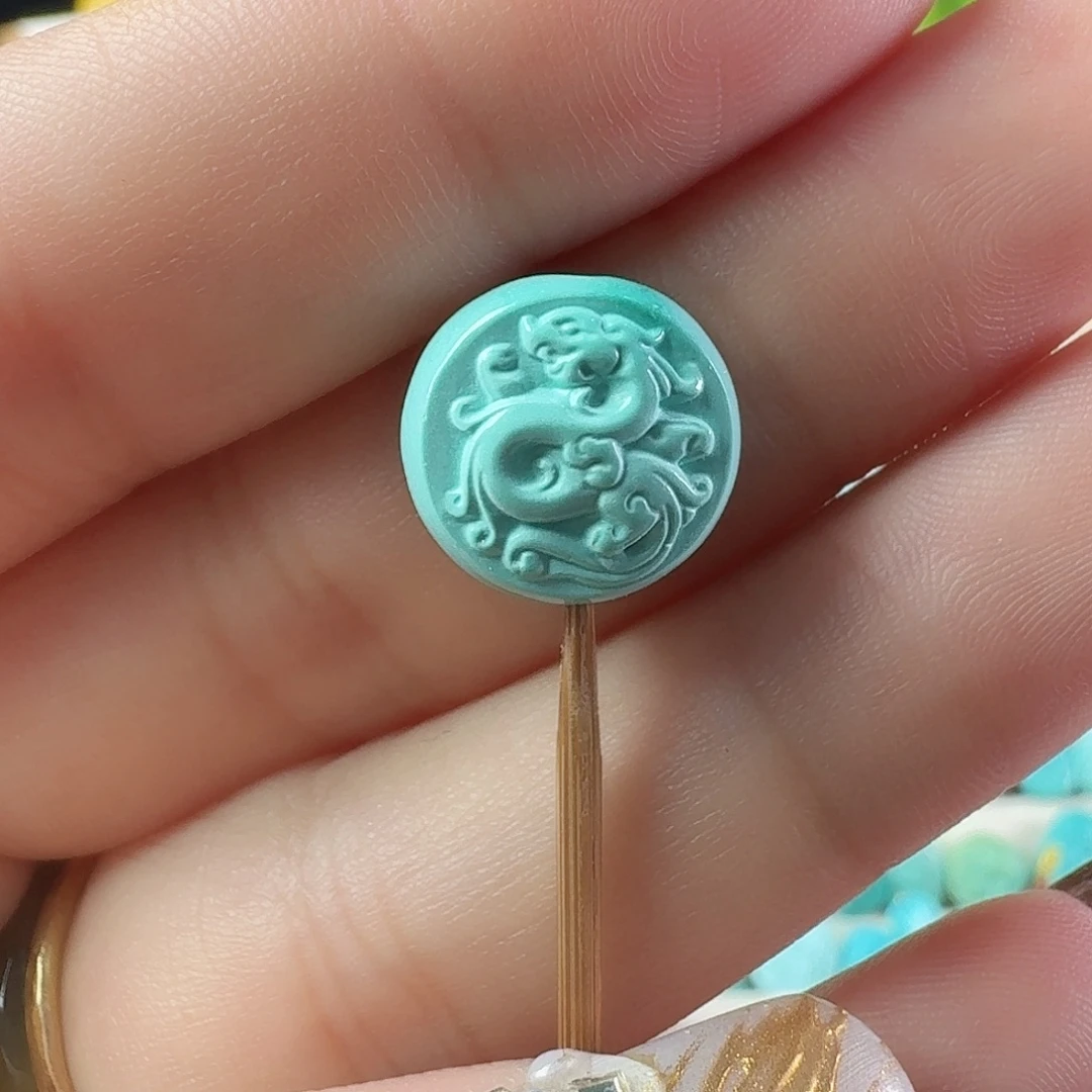 绿松石未镶嵌颈饰