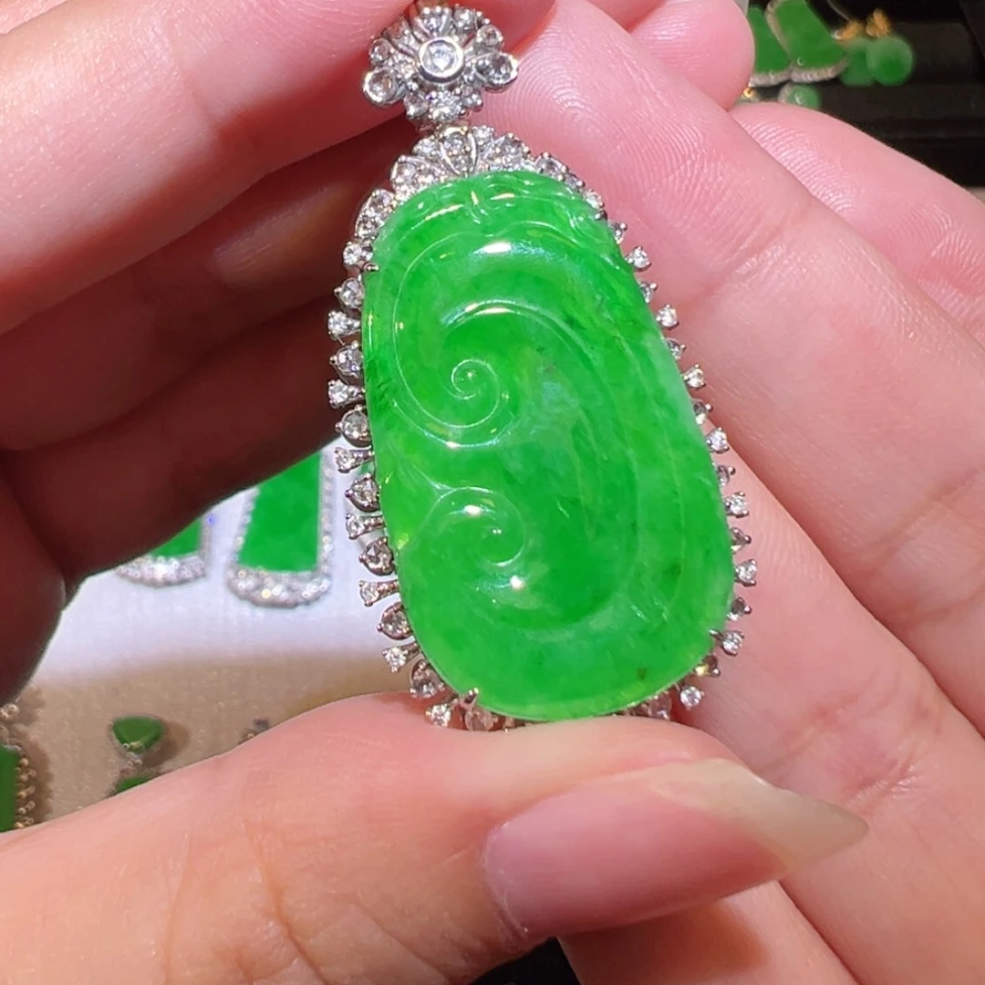 翡翠18K金镶嵌吊坠(不含链)