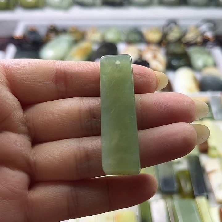 蛇纹石玉未镶嵌珠宝奇石