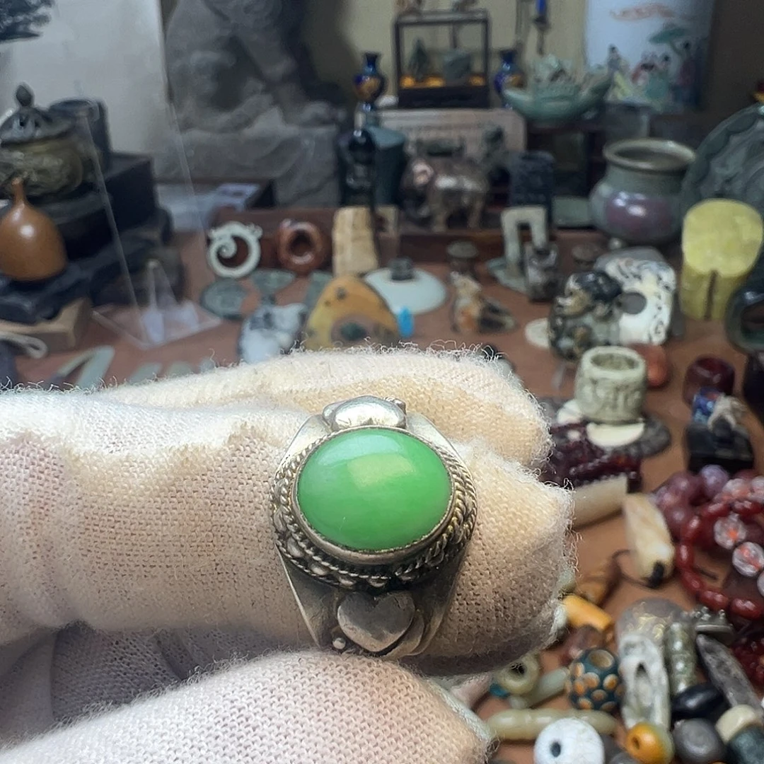 犀***帅和田玉未镶嵌颈饰