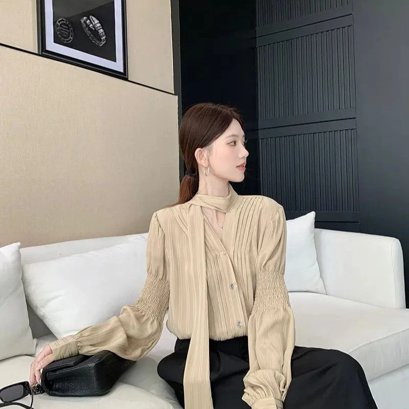 古金色V领衬衫女秋季新款显瘦百搭丝带设计高级感时尚长袖衬衣潮