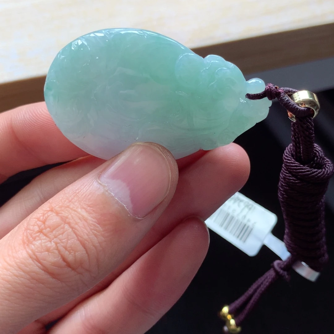 翡翠颈饰未镶嵌吊坠