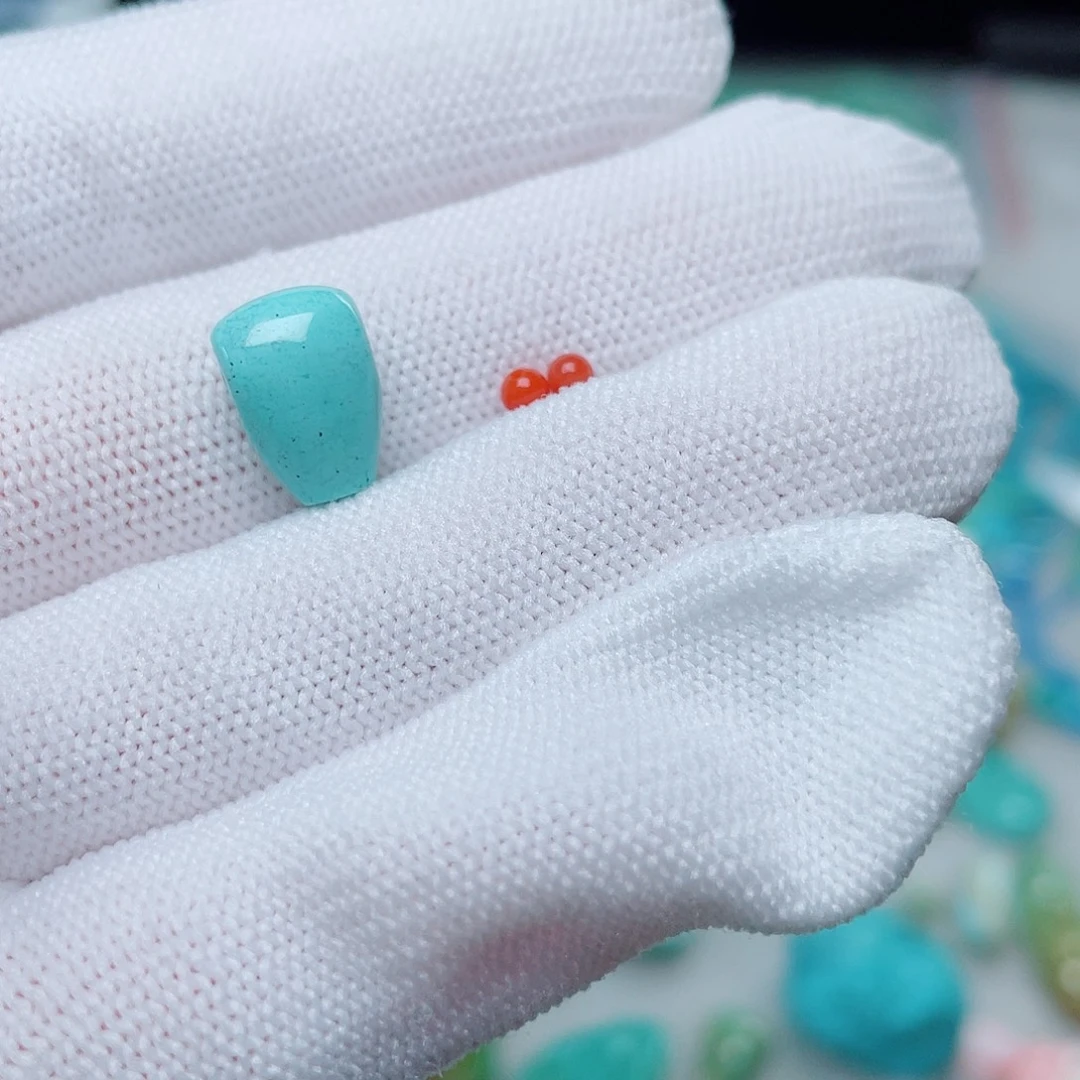 南红玛瑙未镶嵌珠宝奇石