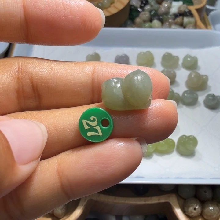 和田玉未镶嵌珠宝半成品