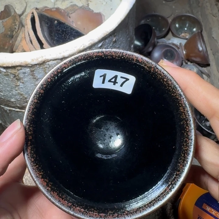 茶盏提出解决农村留守家庭