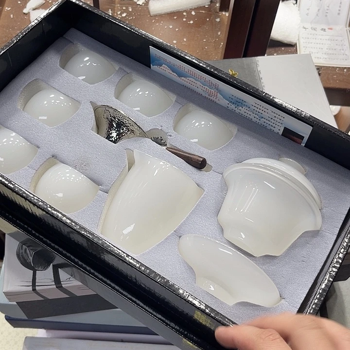 孤品茶具套装等。