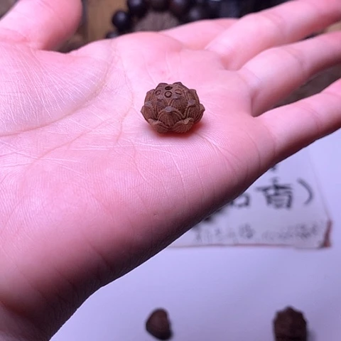 檀香木吊坠檀香黑肉立体莲花