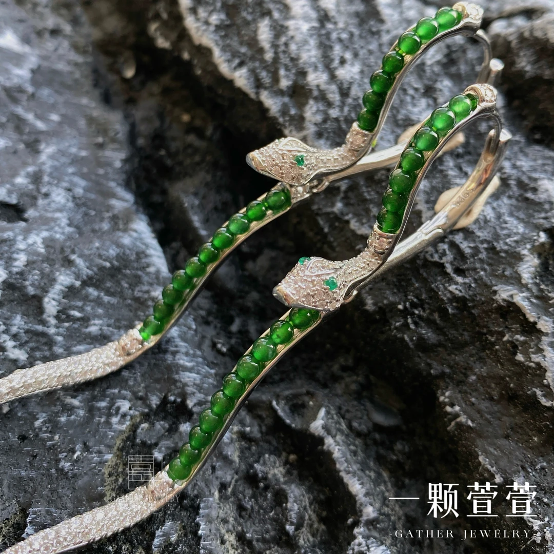 小白蛇影【一颗萱萱】翡翠小米珠蛇蛇银镶耳饰430020个性设计