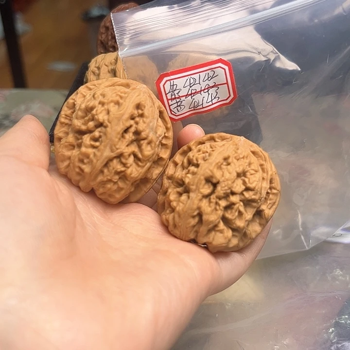 文玩核桃吊坠非嫁接大粗筋有修