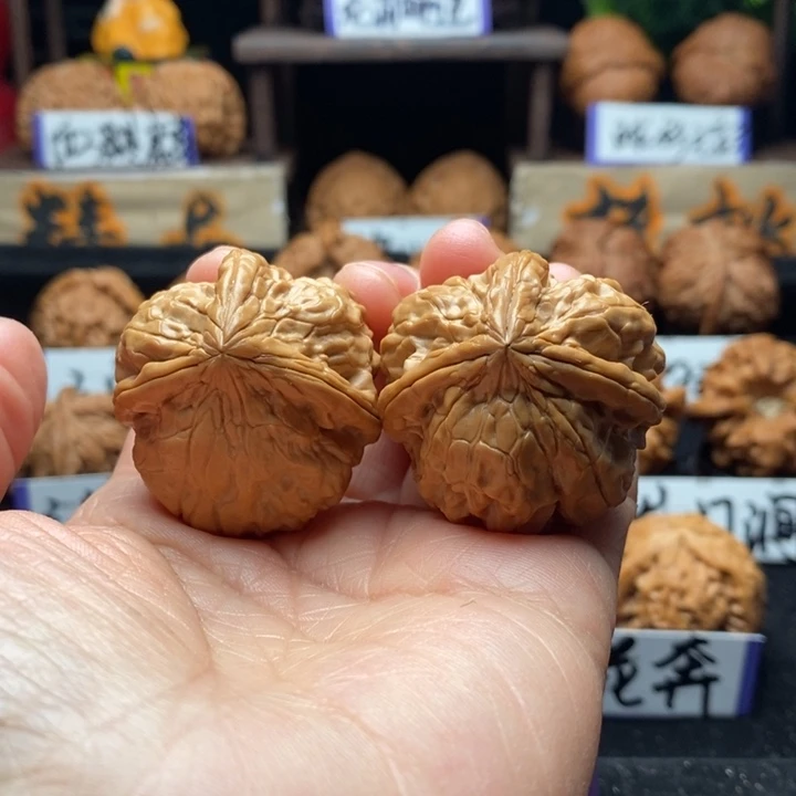 文玩核桃把件金蟾樽三棱