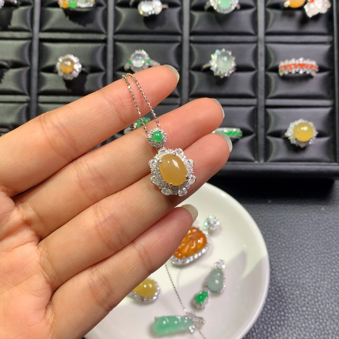 云***里翡翠银S925镶嵌颈饰