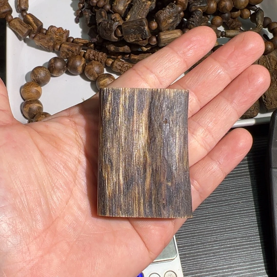 沉香沉香碎屑绿棋楠素牌块料10.4克