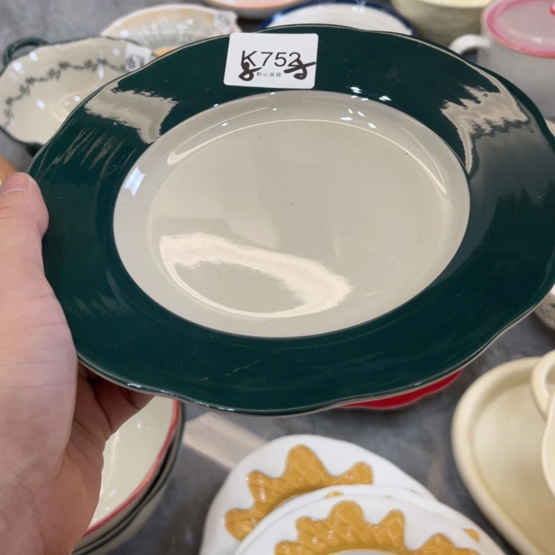 陶瓷微瑕餐具介意勿拍，满18飞！