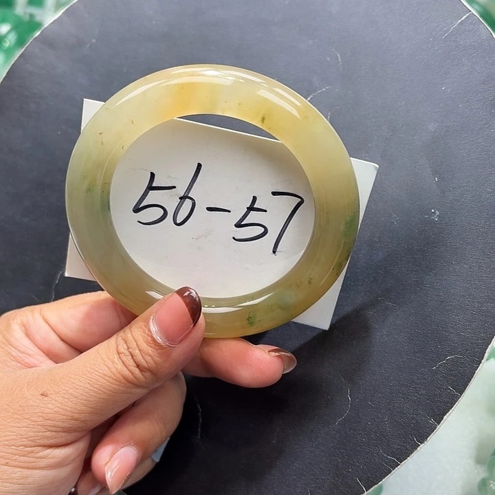 未镶嵌手镯石英质玉（非洲翠）