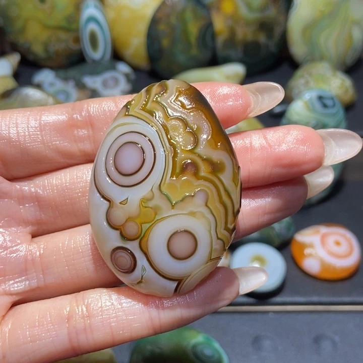 【闪购商品】未镶嵌玛瑙/玉髓珠宝奇石t t