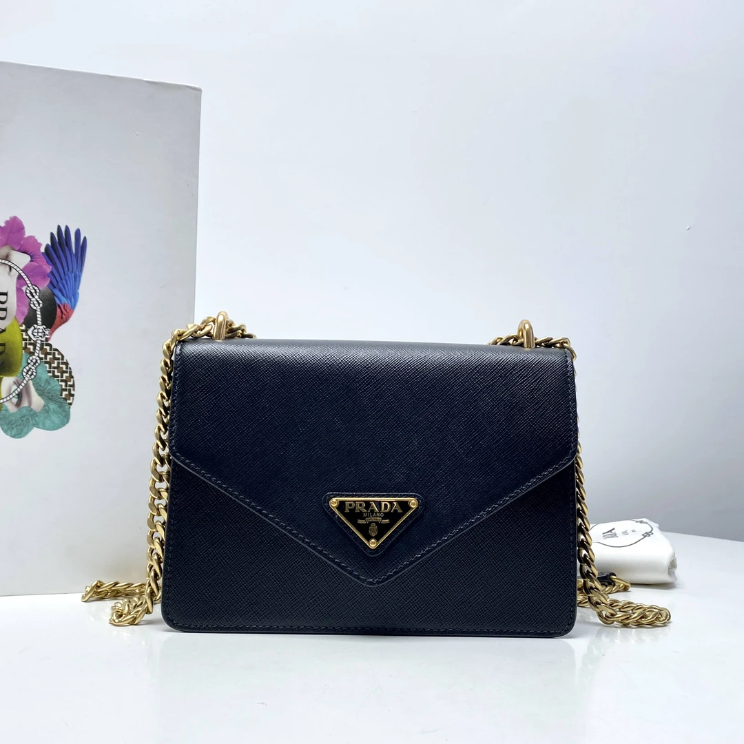 95新 Prada/普拉达 玺越奢品 普拉达斜挎黑色单肩包 CPMQ067