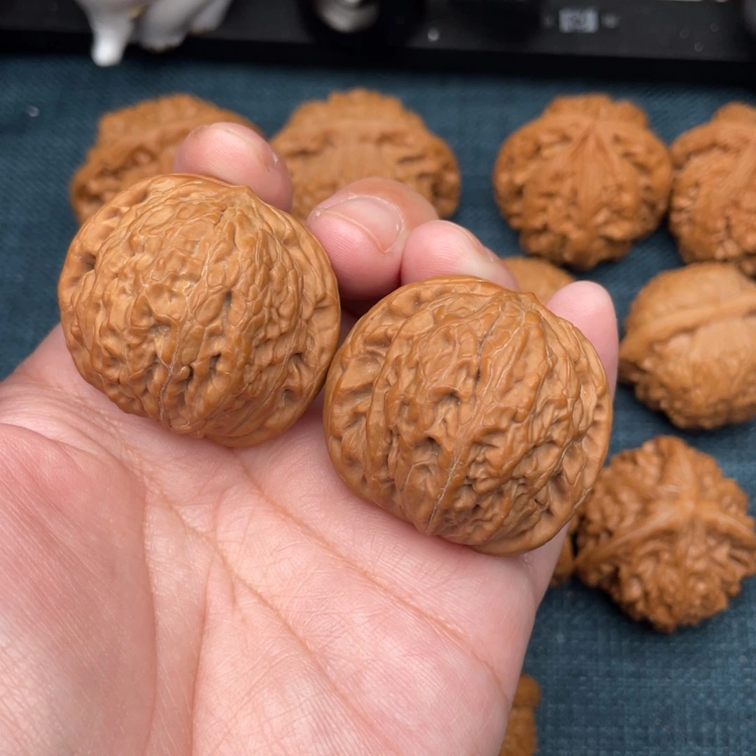 刘***革文玩核桃把件铁锤妹妹39