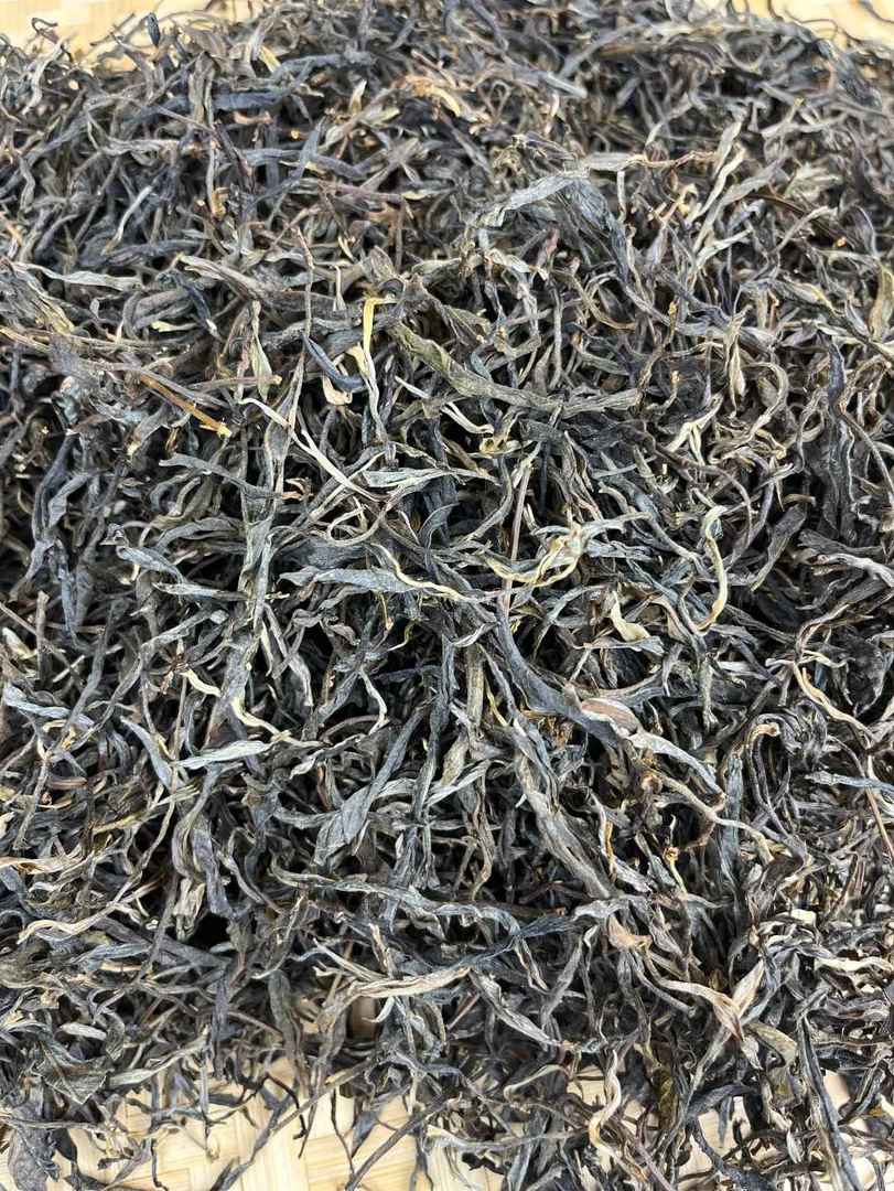 2025年云南头春迷帝古树生茶散料100g大树茶袋装